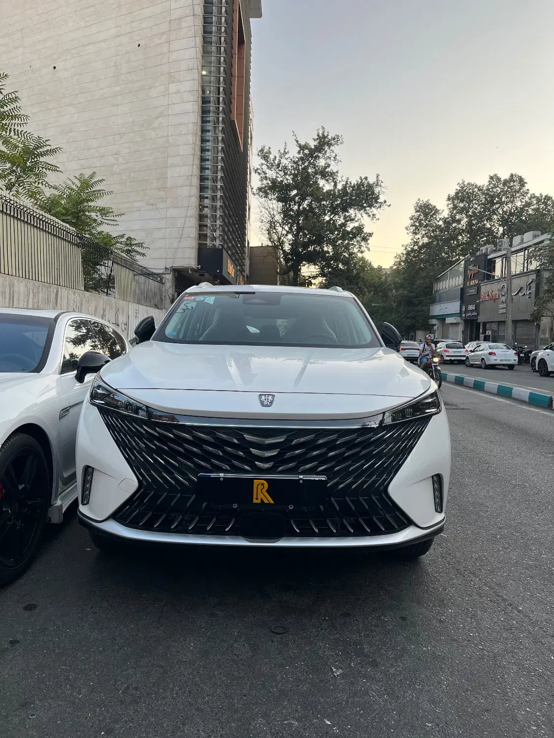 رووی.    Roewe erx5|خودرو سواری و وانت|تهران, زعفرانیه|دیوار