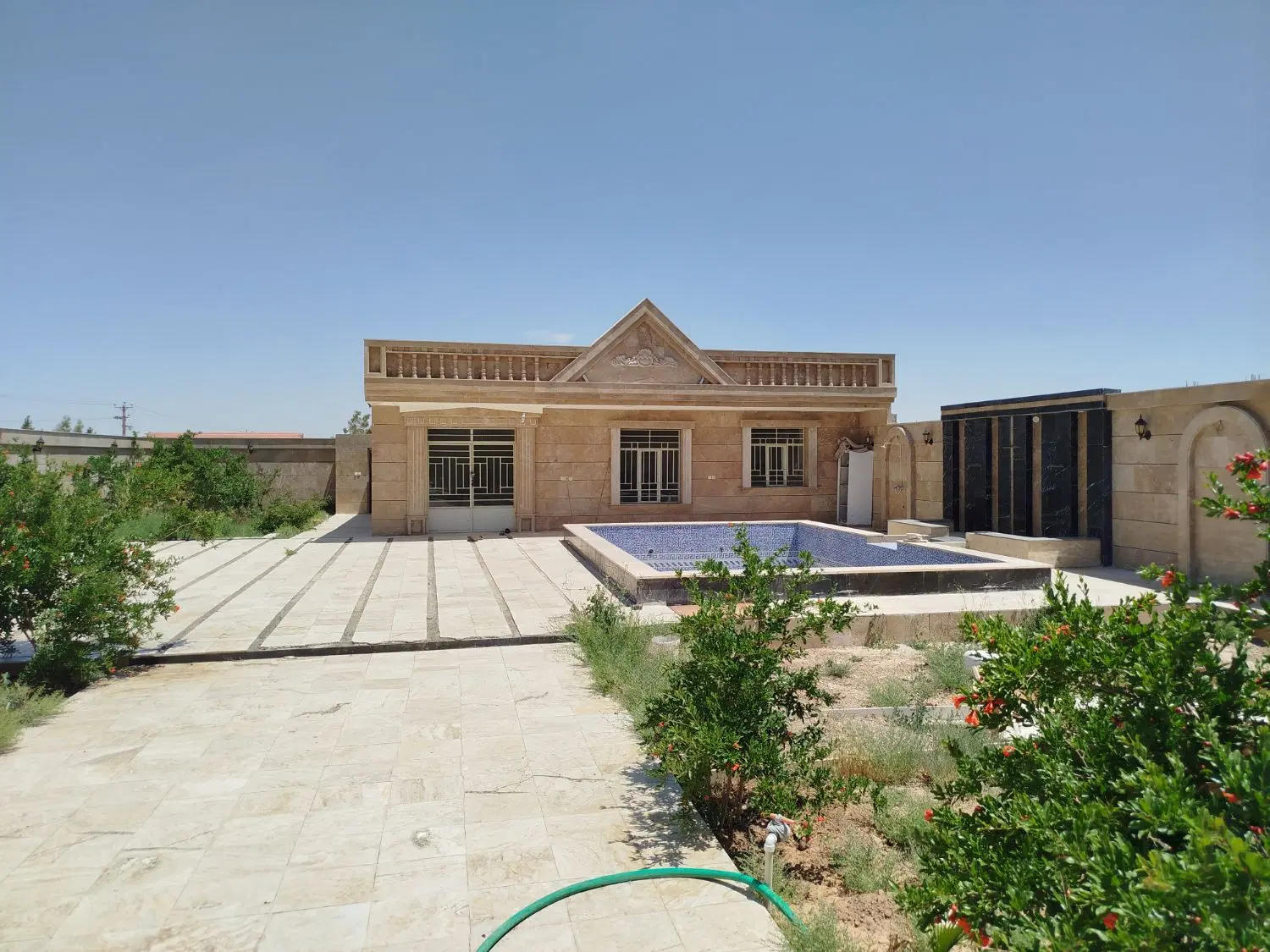 باغ ویلا تکمیل شده, اصفهان
