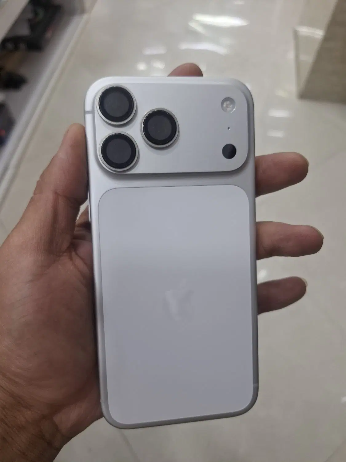 iphone 17 pro max 256|موبایل|شیراز, میانرود|دیوار
