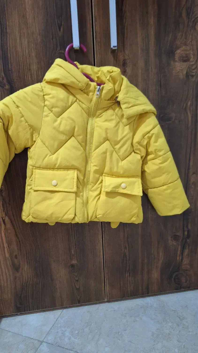 کاپشن|کفش و لباس بچه|رشت, ساغری سازان|دیوار