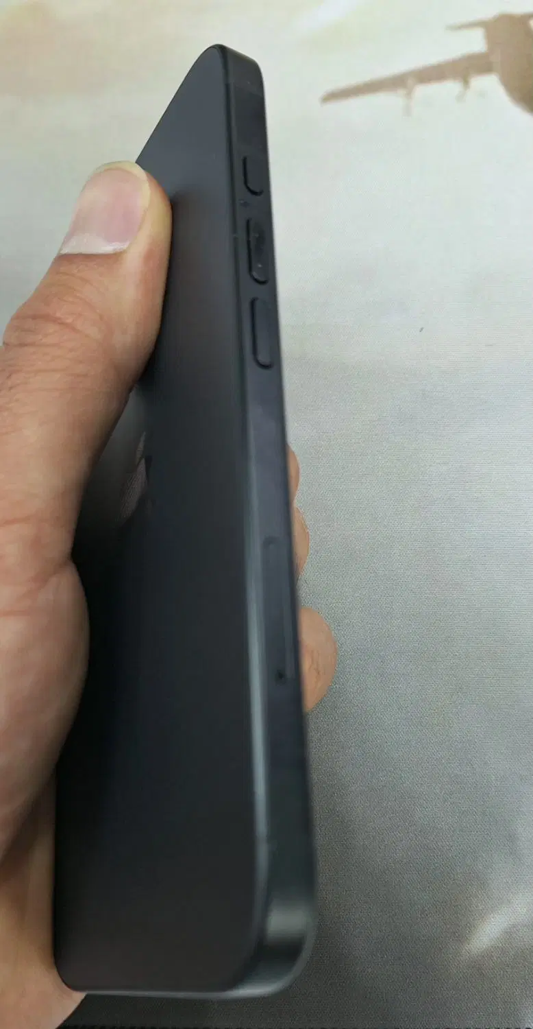 iPhone 16 Normal|موبایل|فولادشهر, B4|دیوار