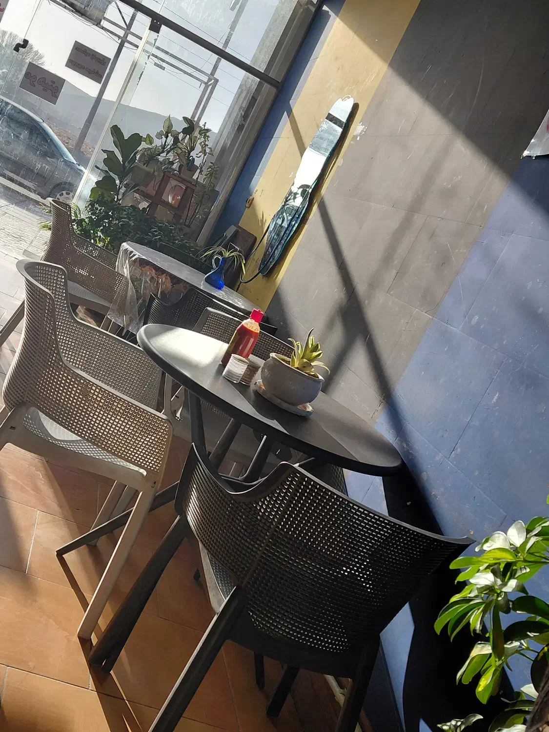 کافه|استخدام خدمات فروشگاه و رستوران|شیراز, گویم|دیوار