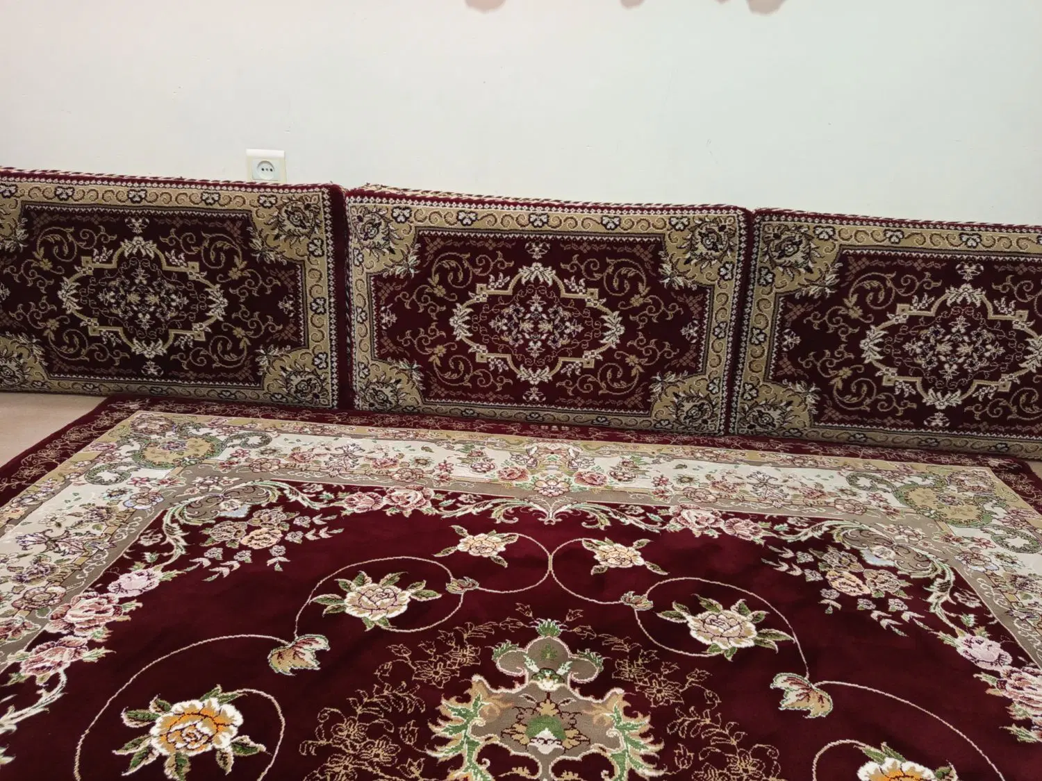 پشتی|پشتی|سنندج, |دیوار