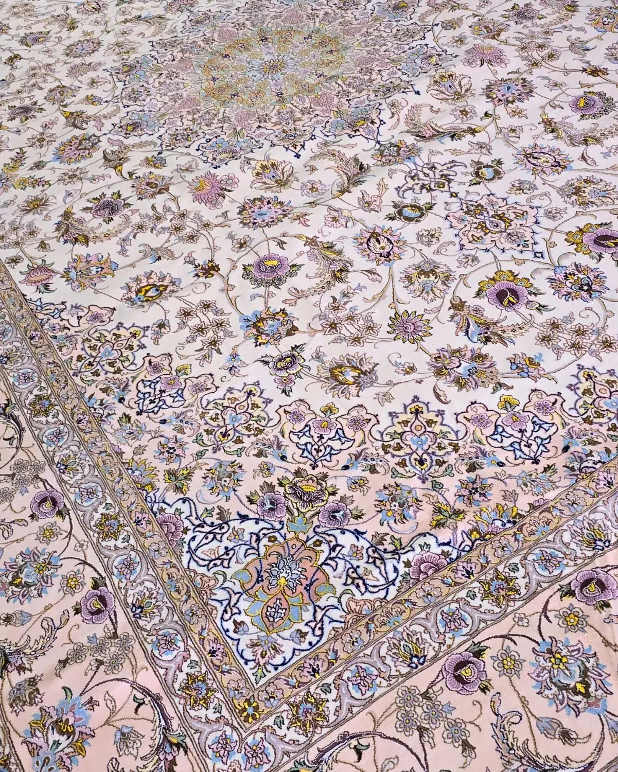 ۲۴متری|فرش|اصفهان, نقش جهان|دیوار