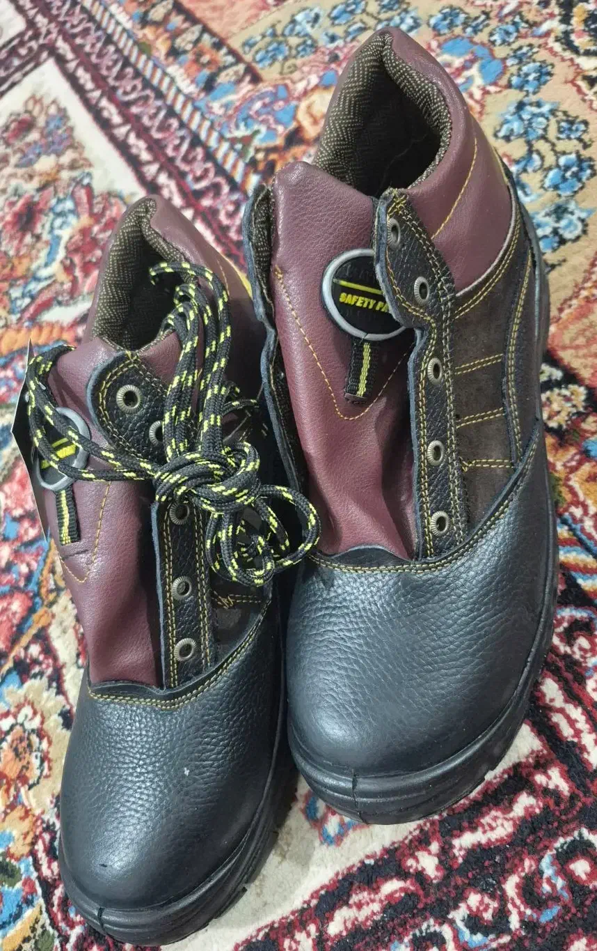 کفش ایمنی|کیف، کفش، کمربند|قروه, |دیوار