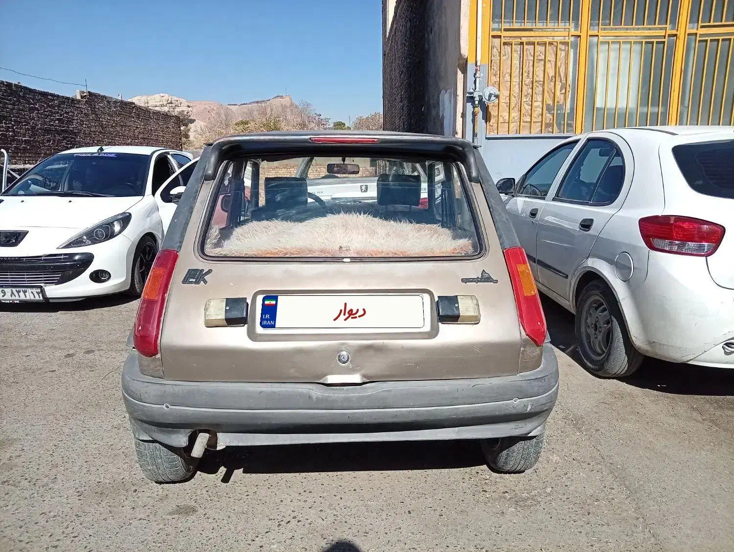 پی کی|خودرو سواری و وانت|ابریشم, |دیوار