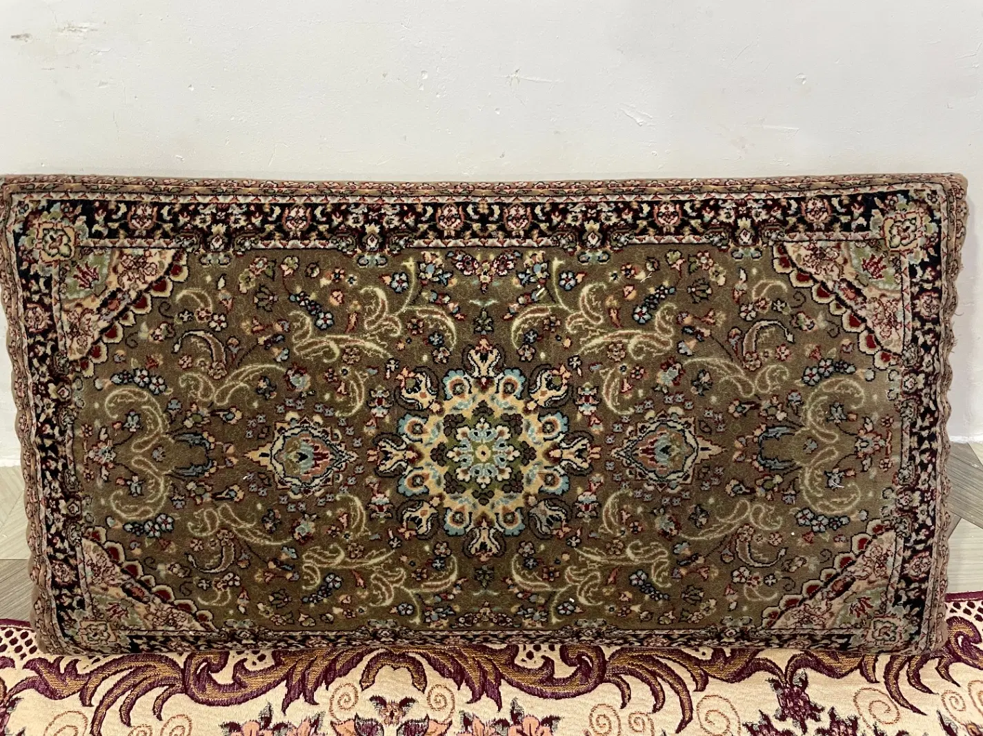 پشتی|پشتی|مشهد, طبرسی شمالی|دیوار