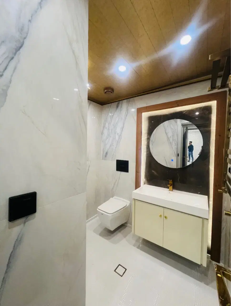 ۱۳۸ متر / دو پارکینگ / تاپ لوکیشن / گلستان ها|فروش آپارتمان|کرج, عظیمیه|دیوار