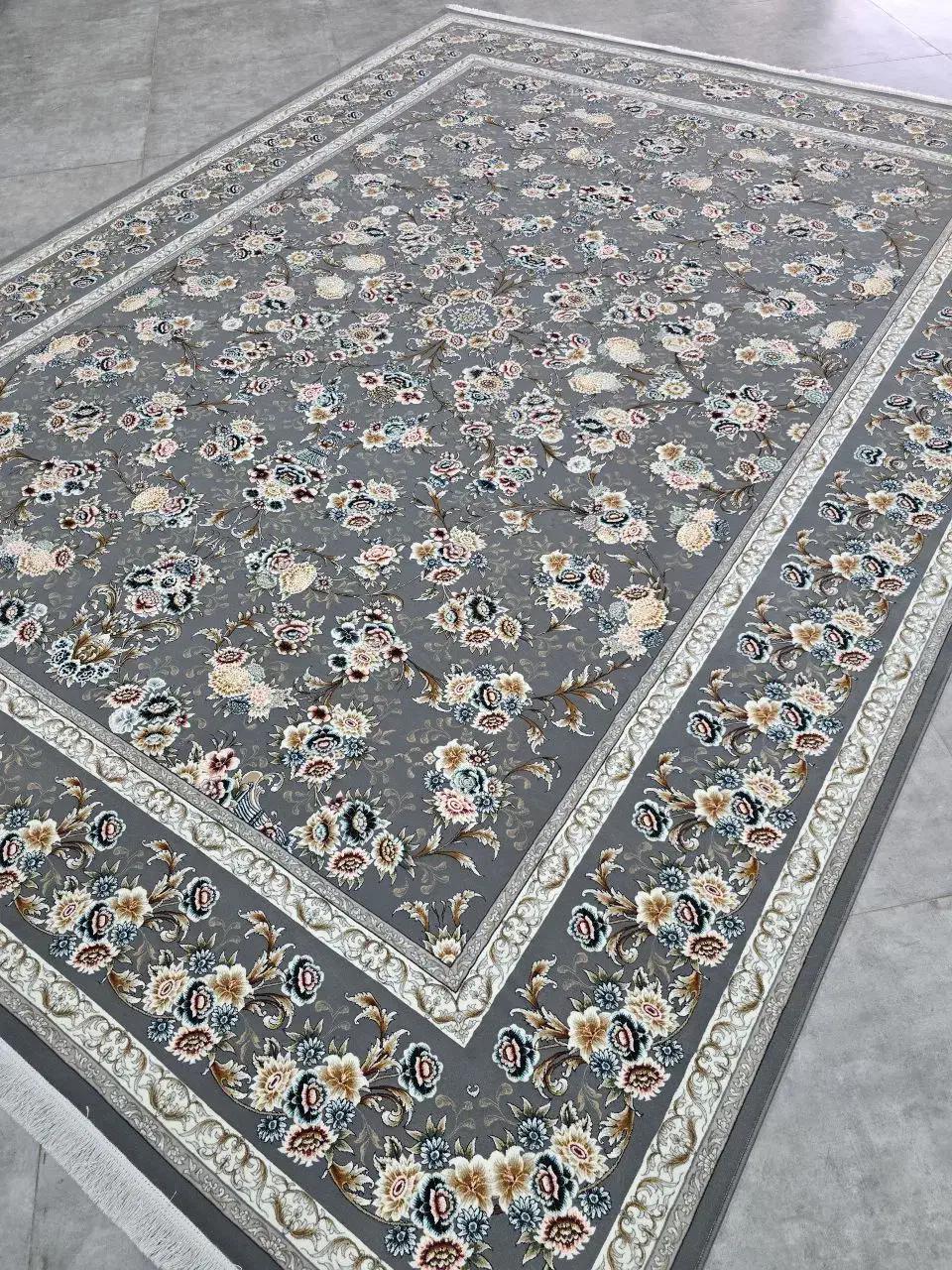 فروش فرش ۱۲۰۰ ۷۰۰ شانه آریایی ارزان و باکیفیت|فرش|یاسوج, |دیوار