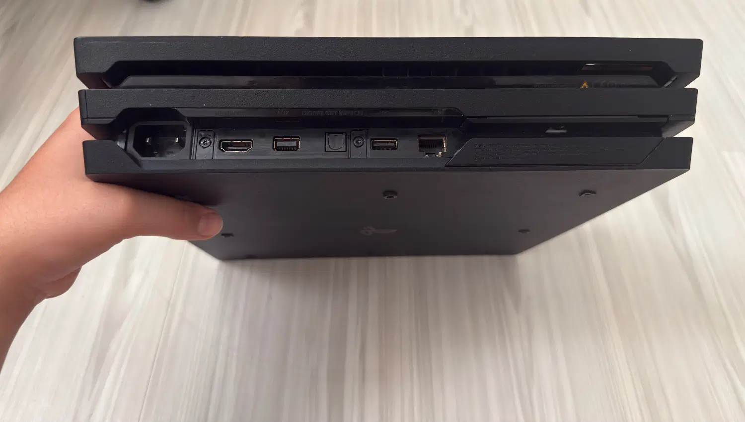 PS4 pro|کنسول، بازی ویدئویی و آنلاین|برخوار, |دیوار