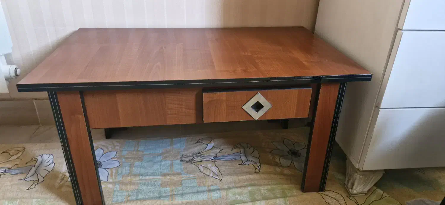 میز چوبی|میز تحریر و کامپیوتر|رشت, رودبارتان|دیوار