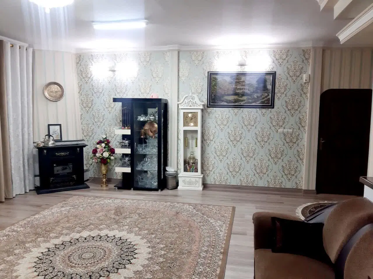 105 متری دو خوابه غرق نور سردونبش - Więcej