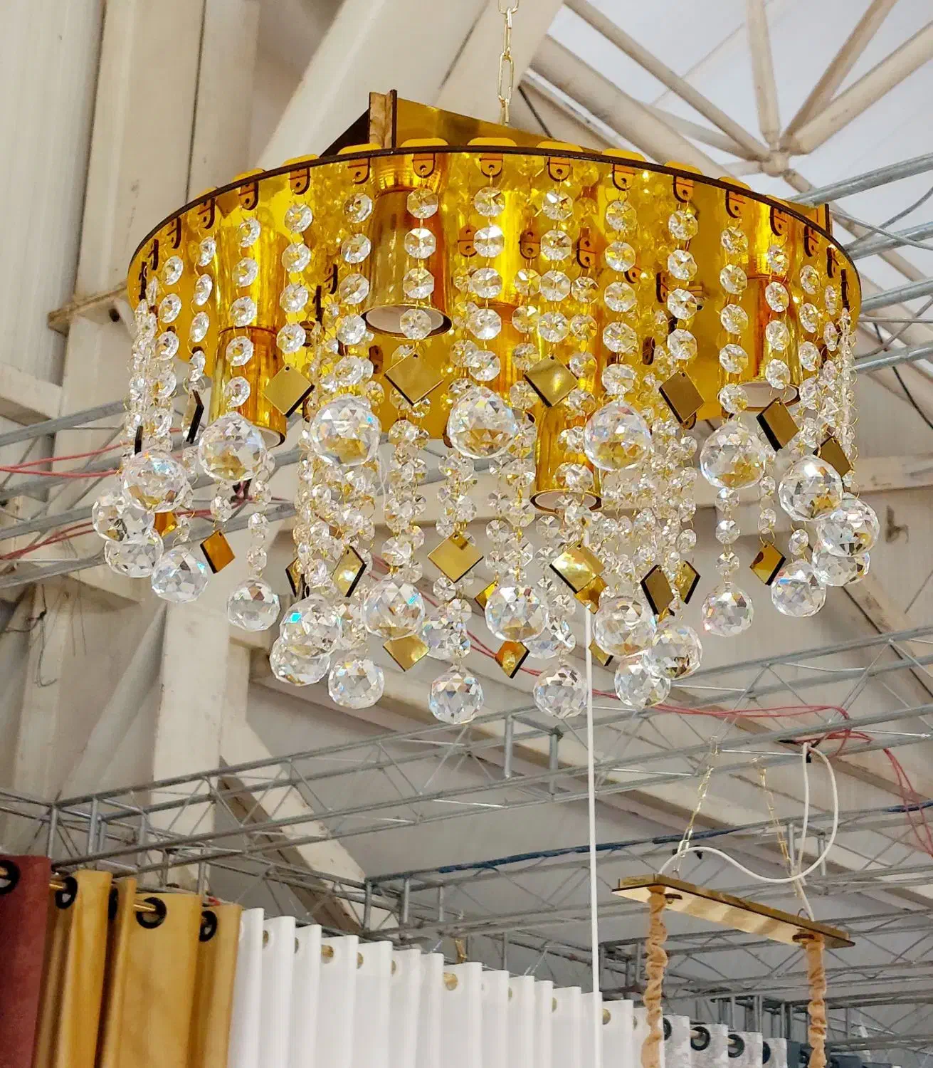 لوستر|لوستر و چراغ آویز|شیراز, شیخ علی چوپان|دیوار