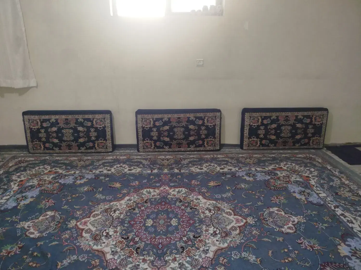 پشتی|پشتی|مهران (ایلام), |دیوار