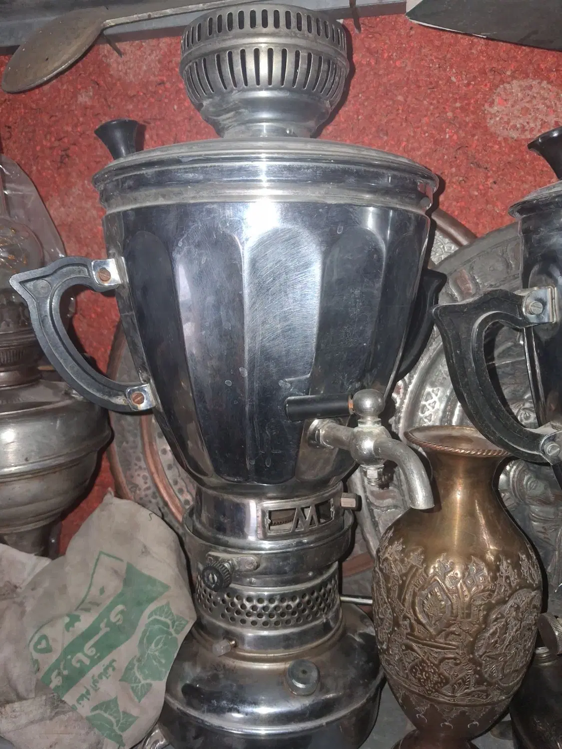 برنجی|کلکسیون اشیاء عتیقه|کیار, |دیوار