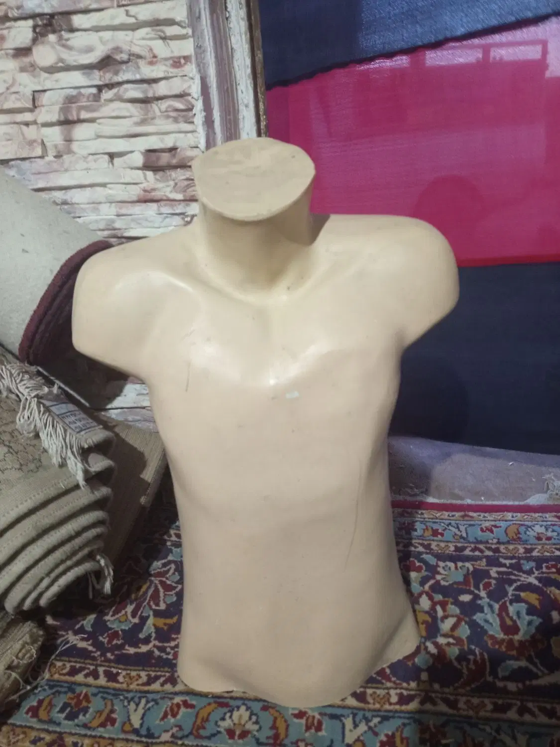مانکن|مجسمه، تندیس، ماکت|نیشابور, گنبد سبز|دیوار