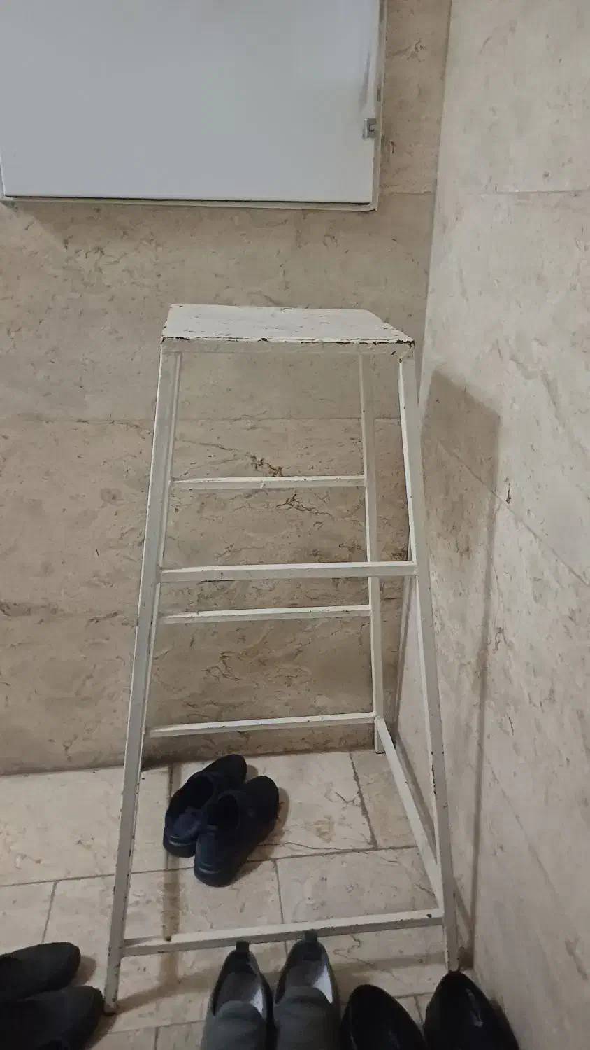 چهارپایه|صندلی و نیمکت|اراک, |دیوار