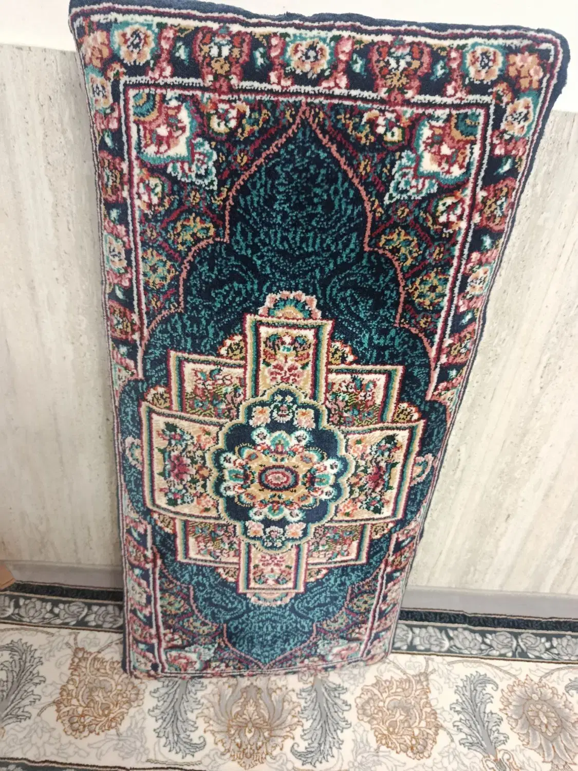 پشتی|پشتی|مشهد, شهید جنگی|دیوار