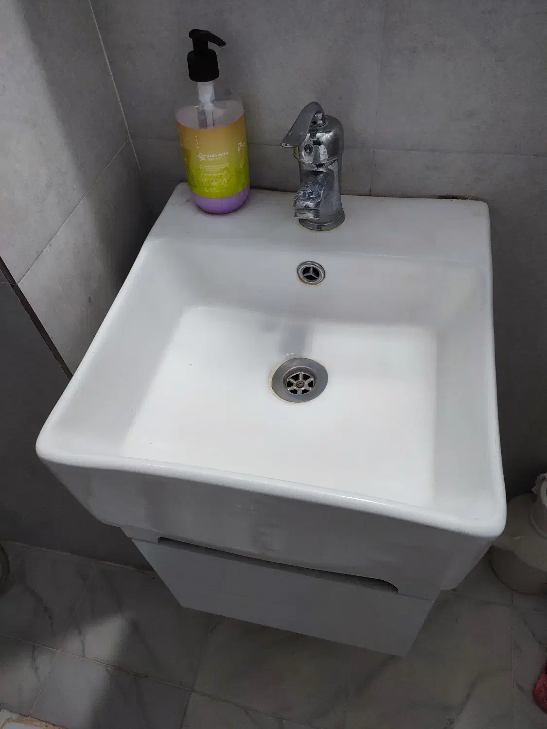 روشویی|لوازم سرویس بهداشتی|زرقان, |دیوار