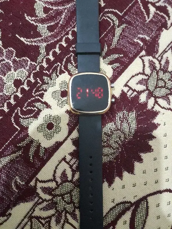 ساعت.|ساعت|ملکآباد, |دیوار