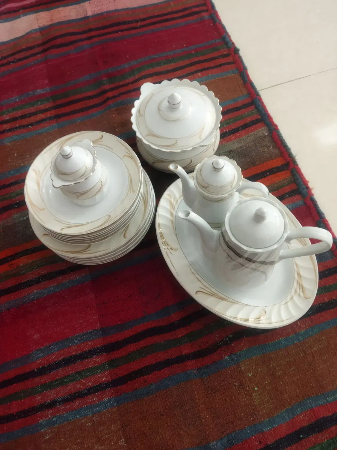 چینی|ظروف سرو و پذیرایی|چناران, |دیوار