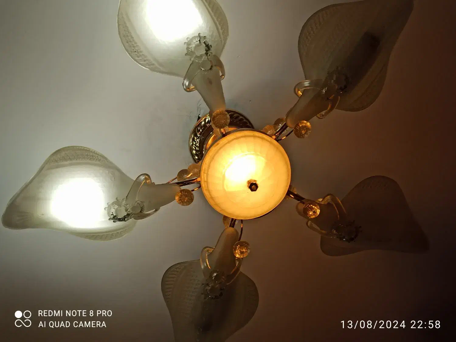 لوستر|لوستر و چراغ آویز|کرج, شهرک جهان آرا|دیوار