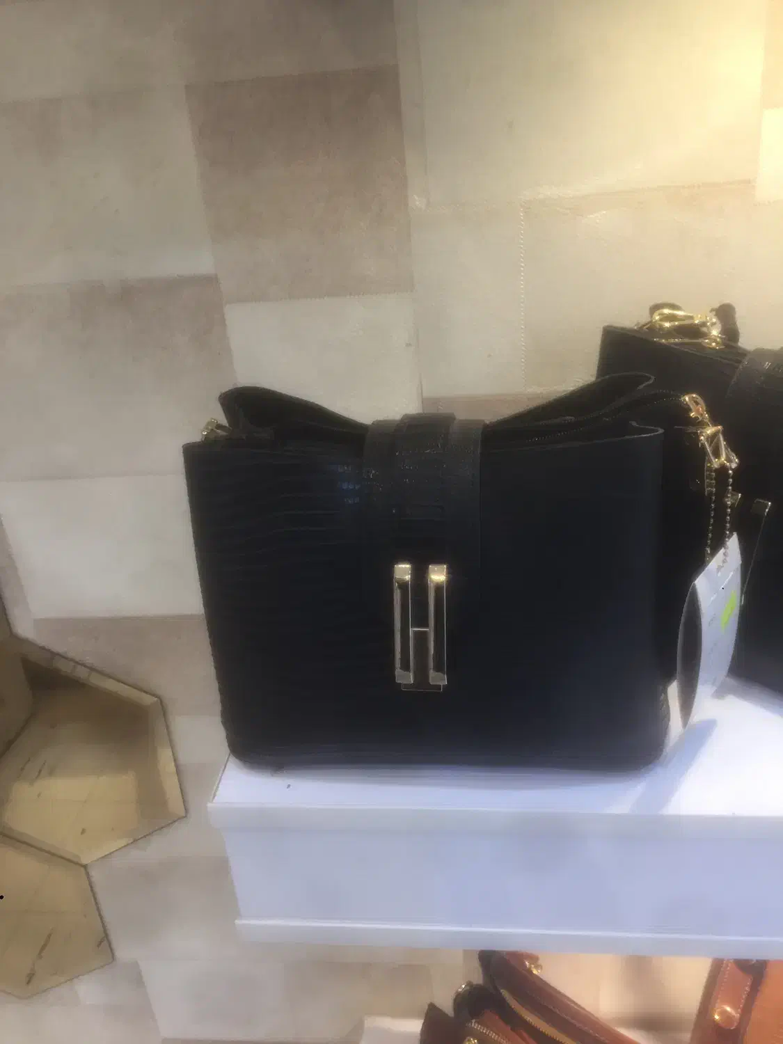 کیف دیبا|کیف، کفش، کمربند|قم, صفائیه|دیوار