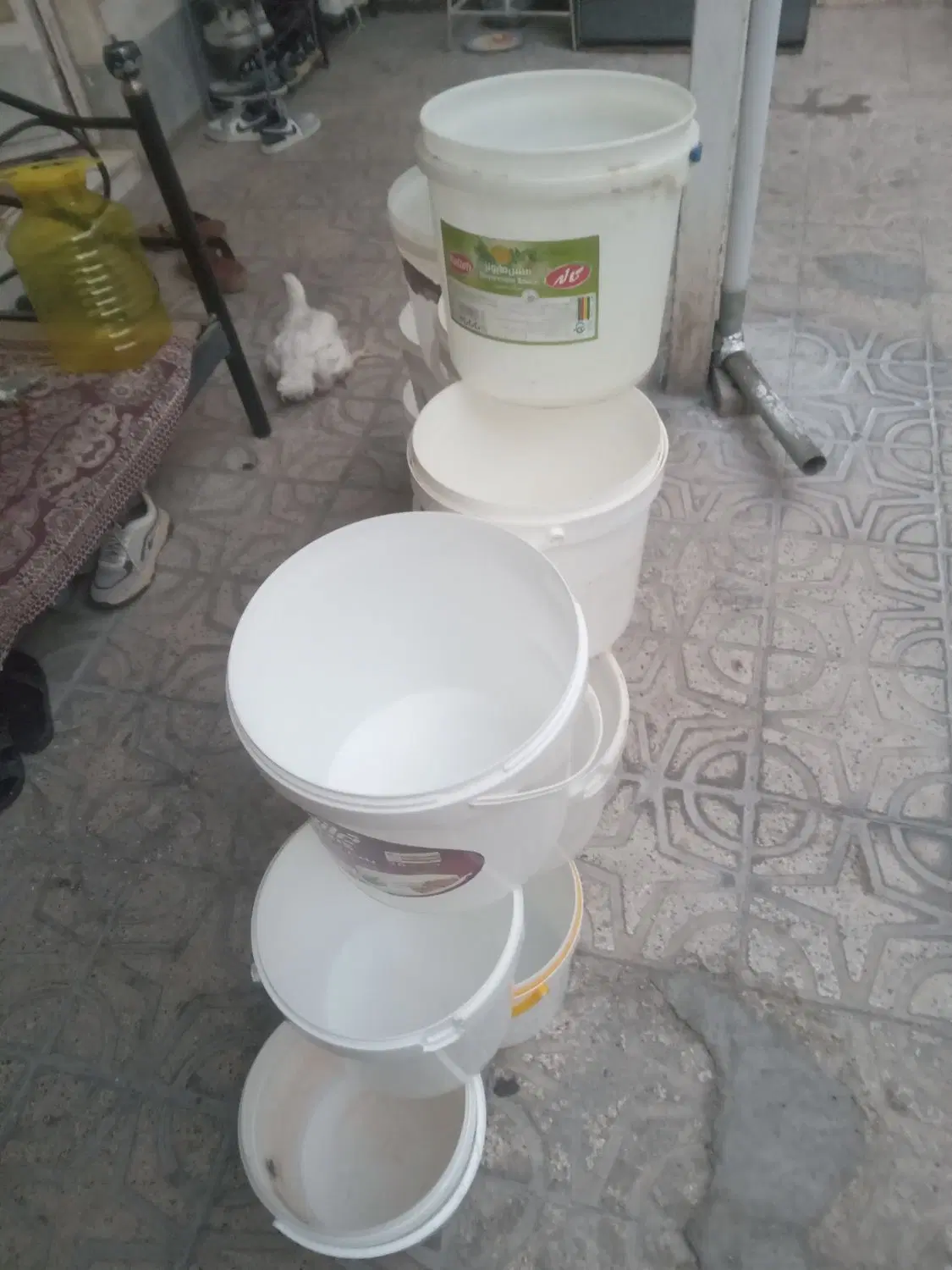سطل|ظروف نگهدارنده، پلاستیکی، یکبارمصرف|شیراز, بازار|دیوار