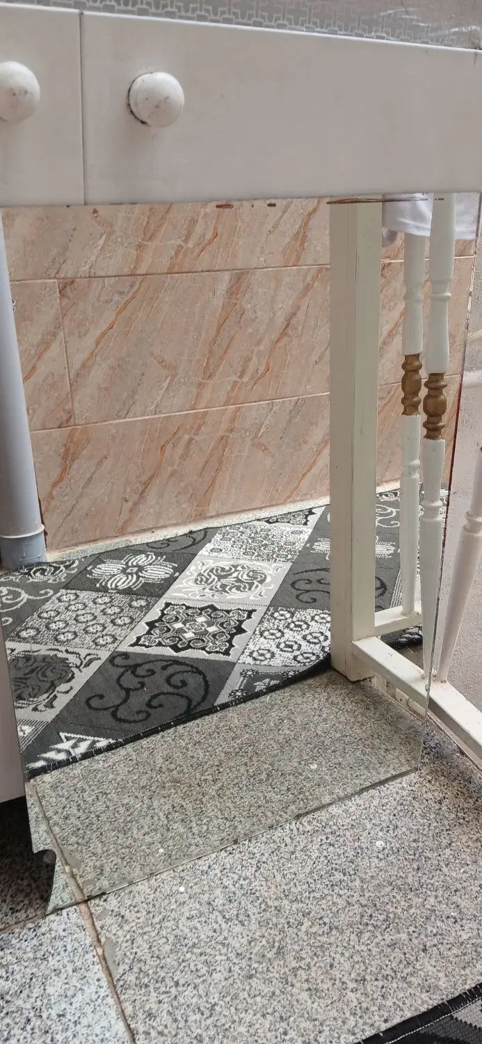 آینه|آینه|سنندج, |دیوار