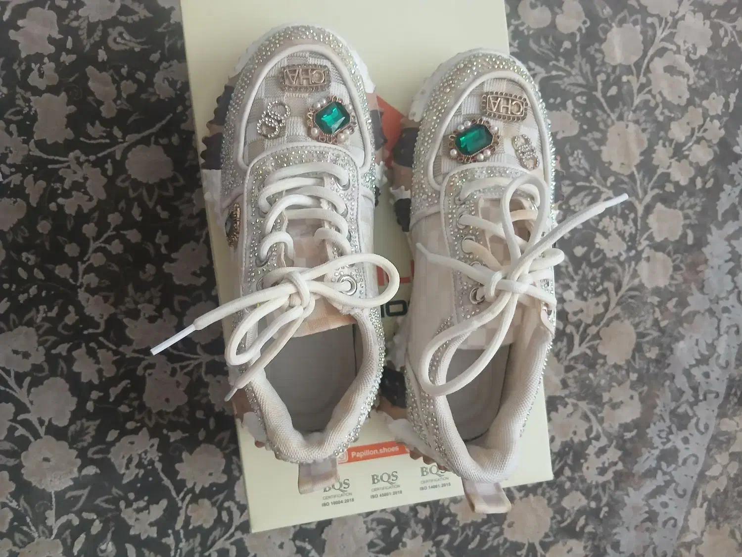 کفش|کیف، کفش، کمربند|اردبیل, |دیوار