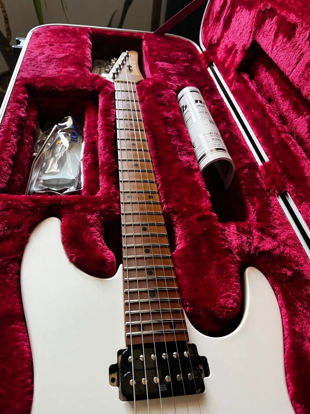 Ibanez az prestige 2402|گیتار، بیس، امپلیفایر|تهران, پردیسان|دیوار