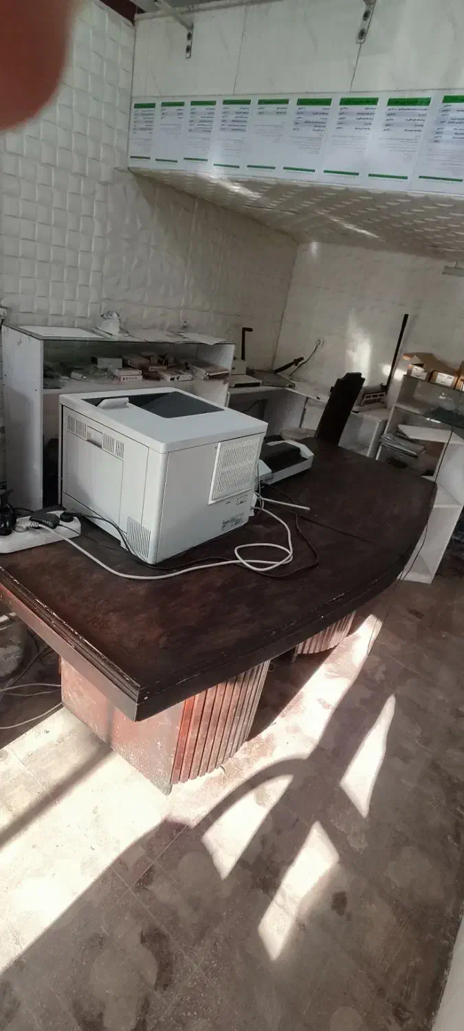 میز|میز تحریر و کامپیوتر|شیراز, شهرک مهرگان|دیوار