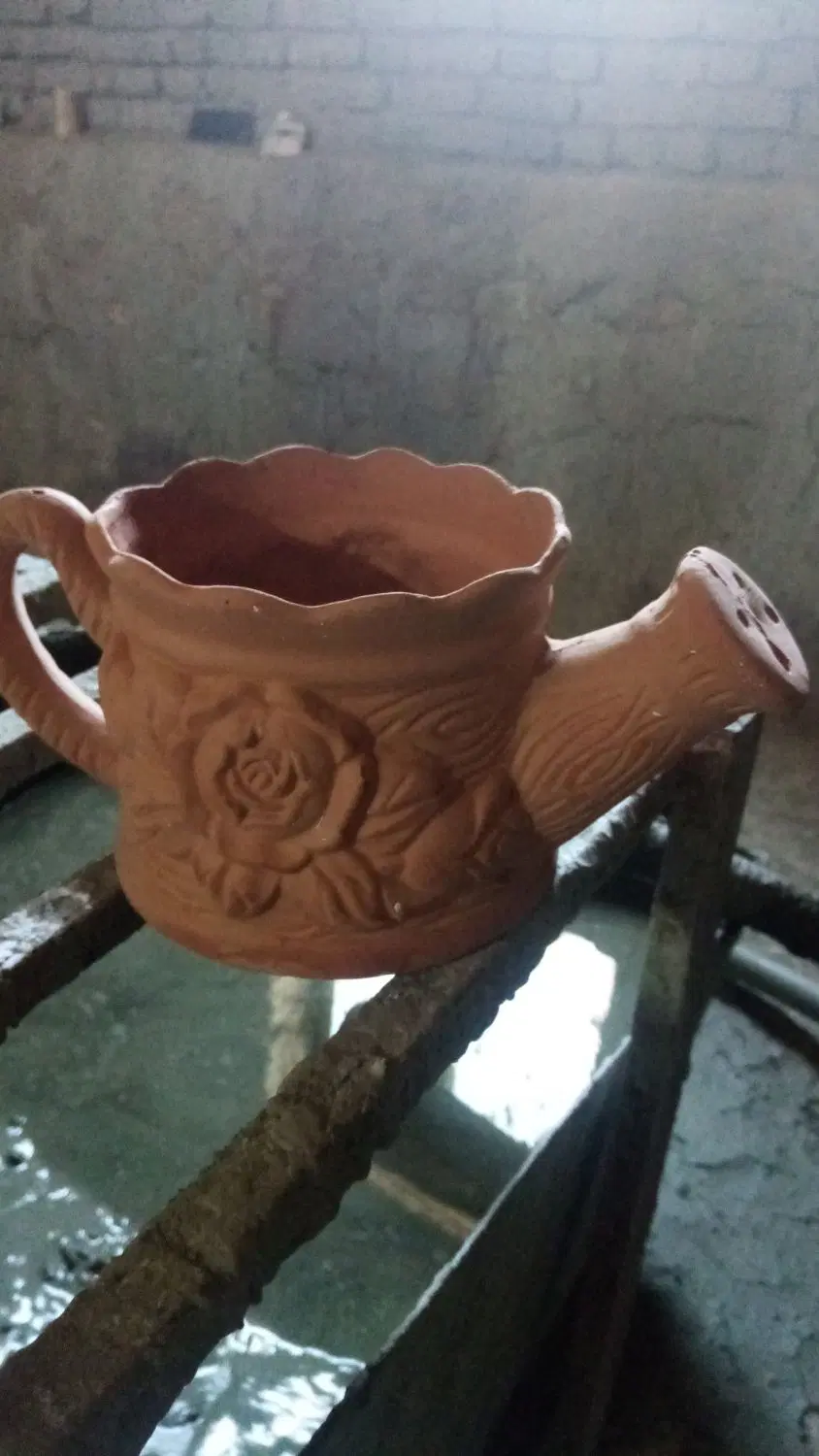 آبپاش|آب‌چکان و نظم‌دهنده ظروف|لالجین, |دیوار