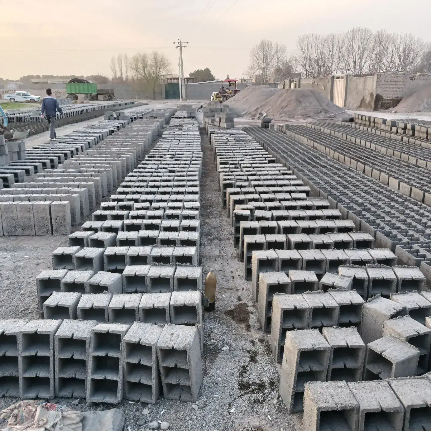 کارگر ساده|استخدام معماری، عمران و ساختمانی|گلبهار, نوبهار|دیوار