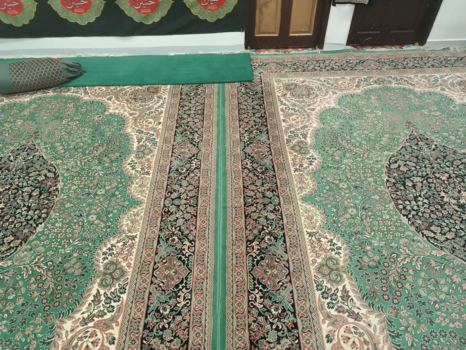 قالی|فرش|اهواز, کوی علوی|دیوار