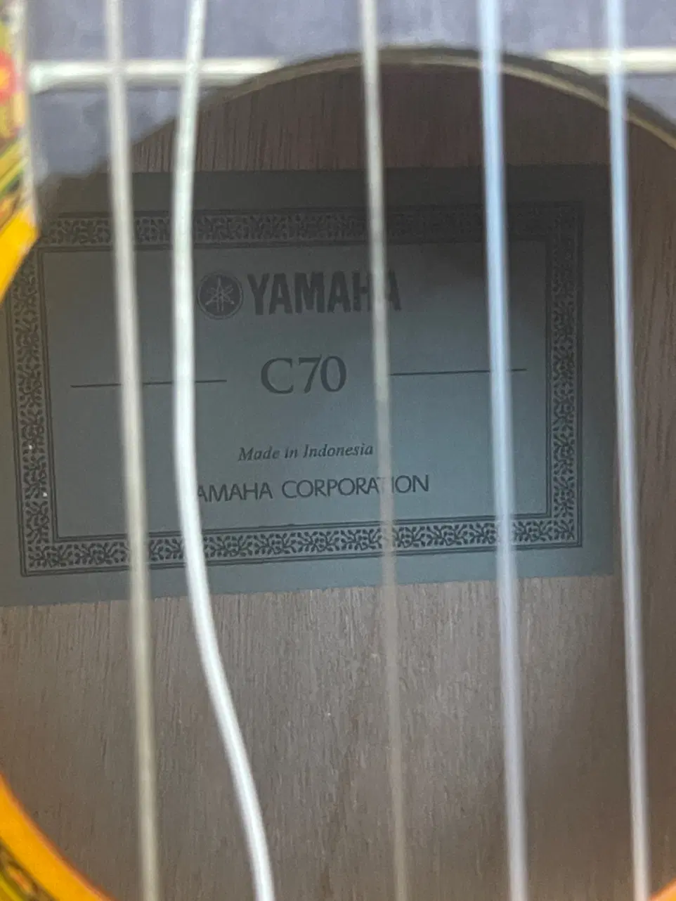 گیتار Yamaha C70|گیتار، بیس، امپلیفایر|میانه, |دیوار