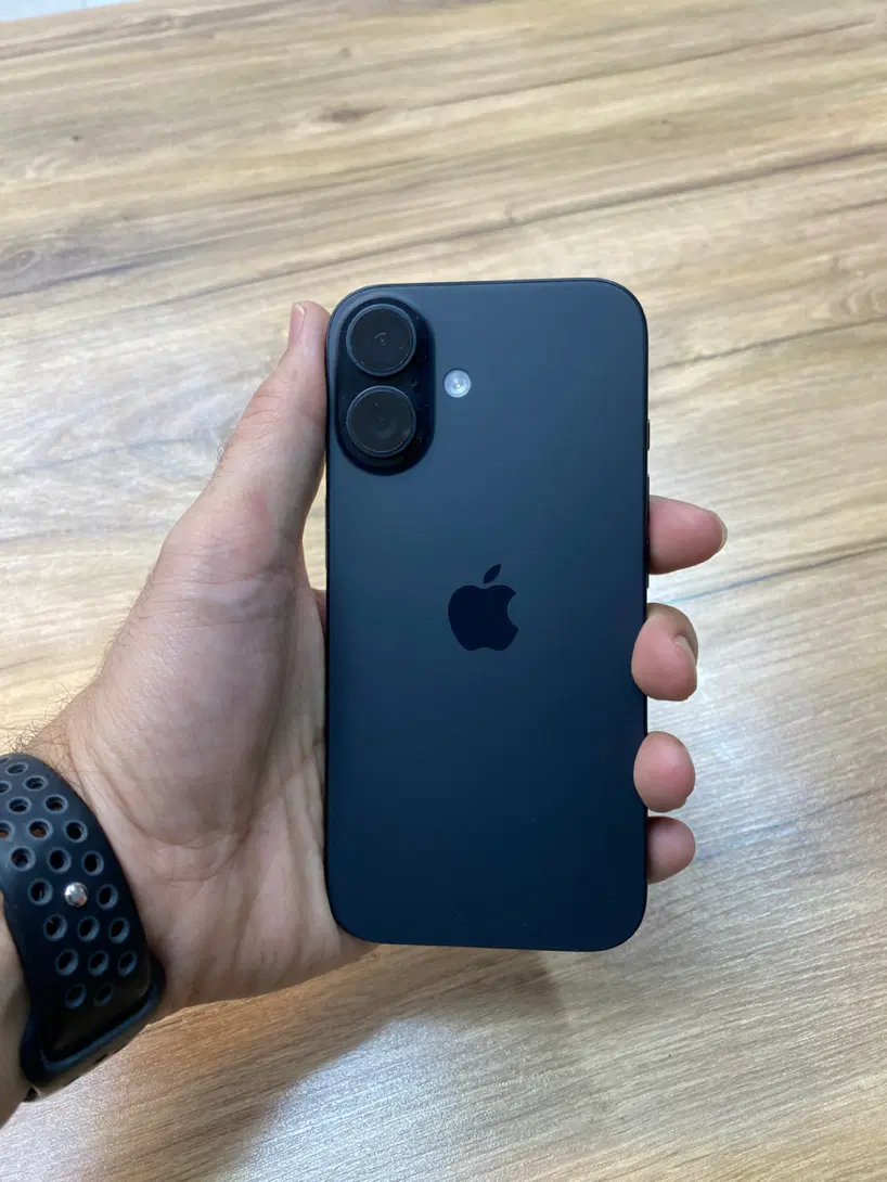 Iphone 16 normal|موبایل|شیراز, گود عربان|دیوار