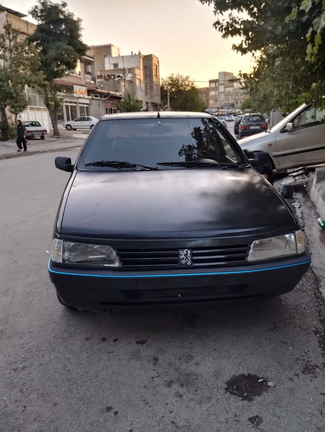 405 83 مشکی|خودرو سواری و وانت|کرمانشاه, |دیوار