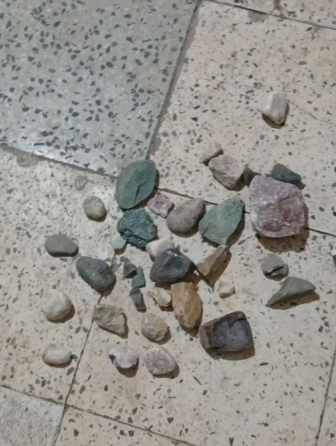 سنگ|کلکسیون اشیاء عتیقه|قزوین, |دیوار