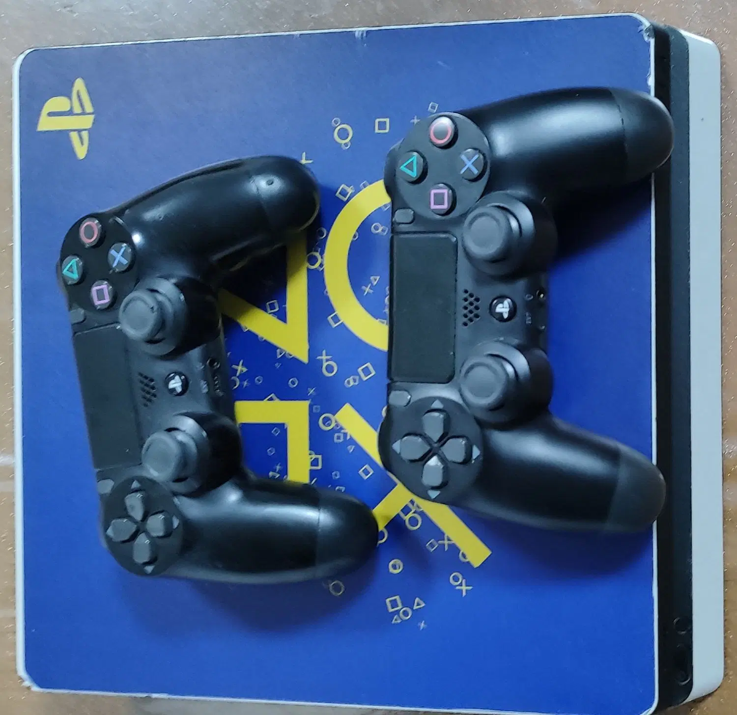 ps4 slim|کنسول، بازی ویدئویی و آنلاین|شیراز, شهدای شهرک سعدی|دیوار