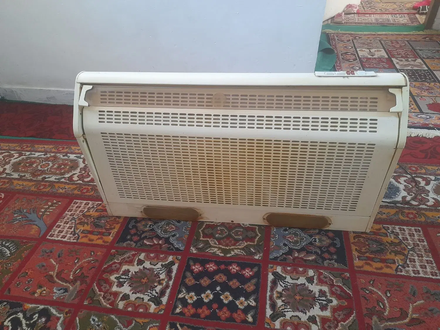 هود|هود|یاسوج, |دیوار