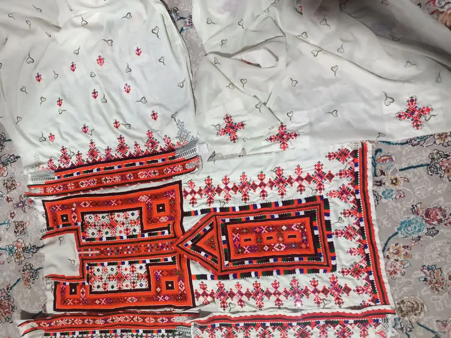 لباس|لباس|بمپور, |دیوار