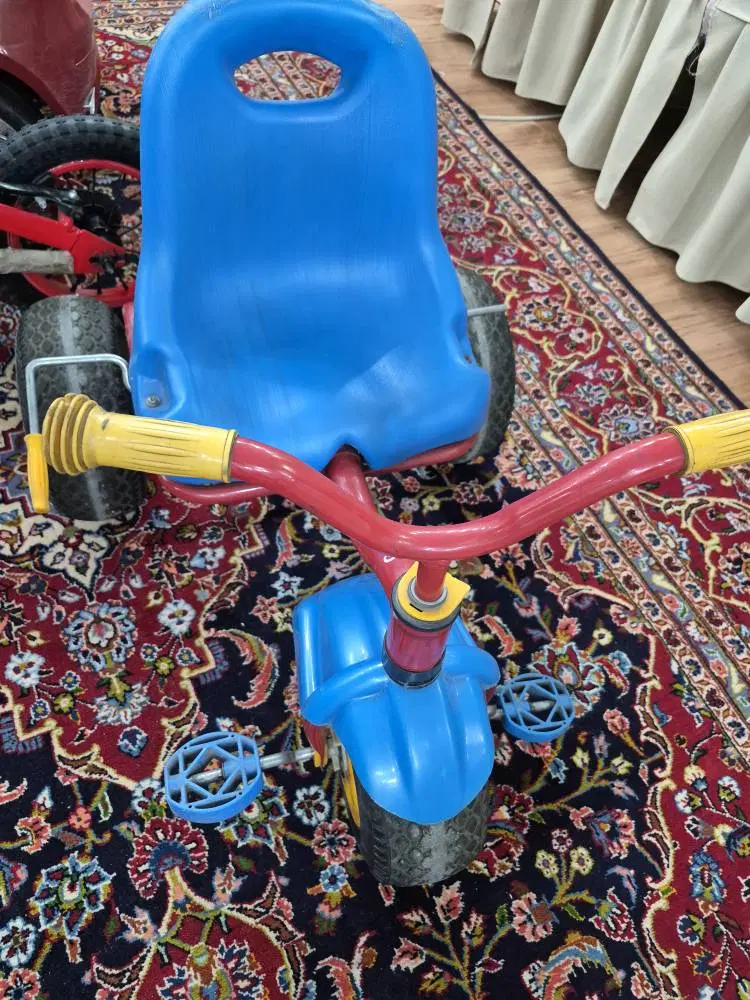 کم بود جا|اسباببازی بچه|قرچک, حسنک|دیوار