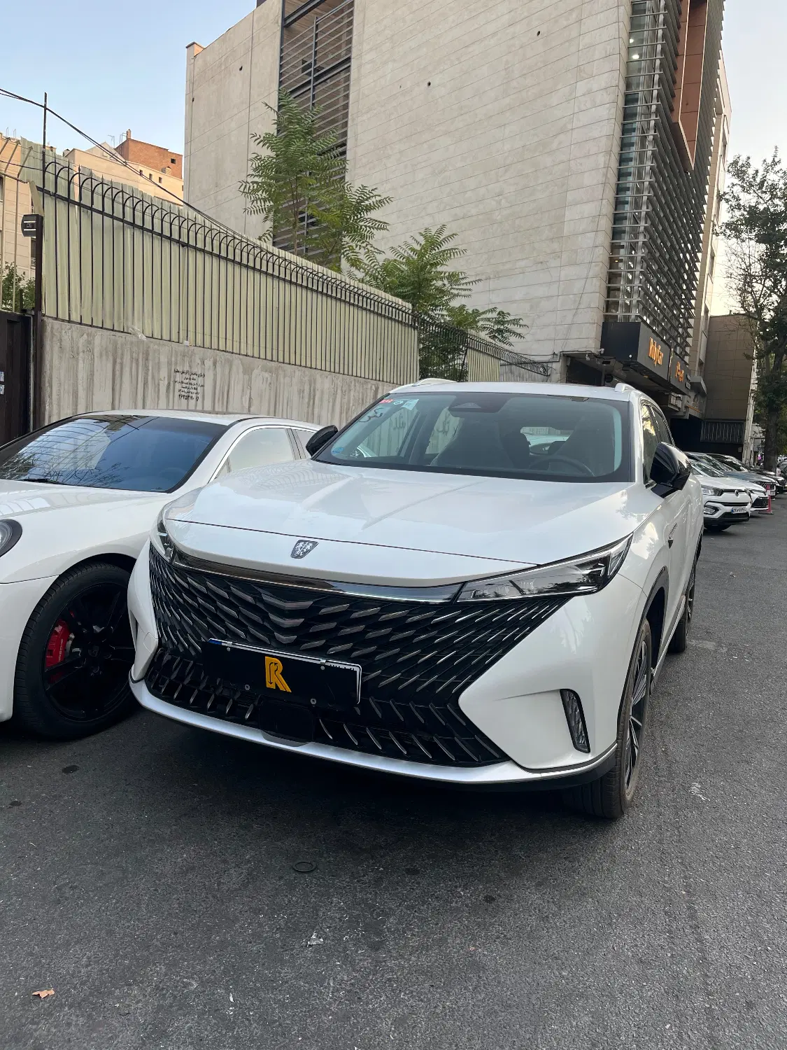 رووی.    Roewe erx5|خودرو سواری و وانت|تهران, زعفرانیه|دیوار