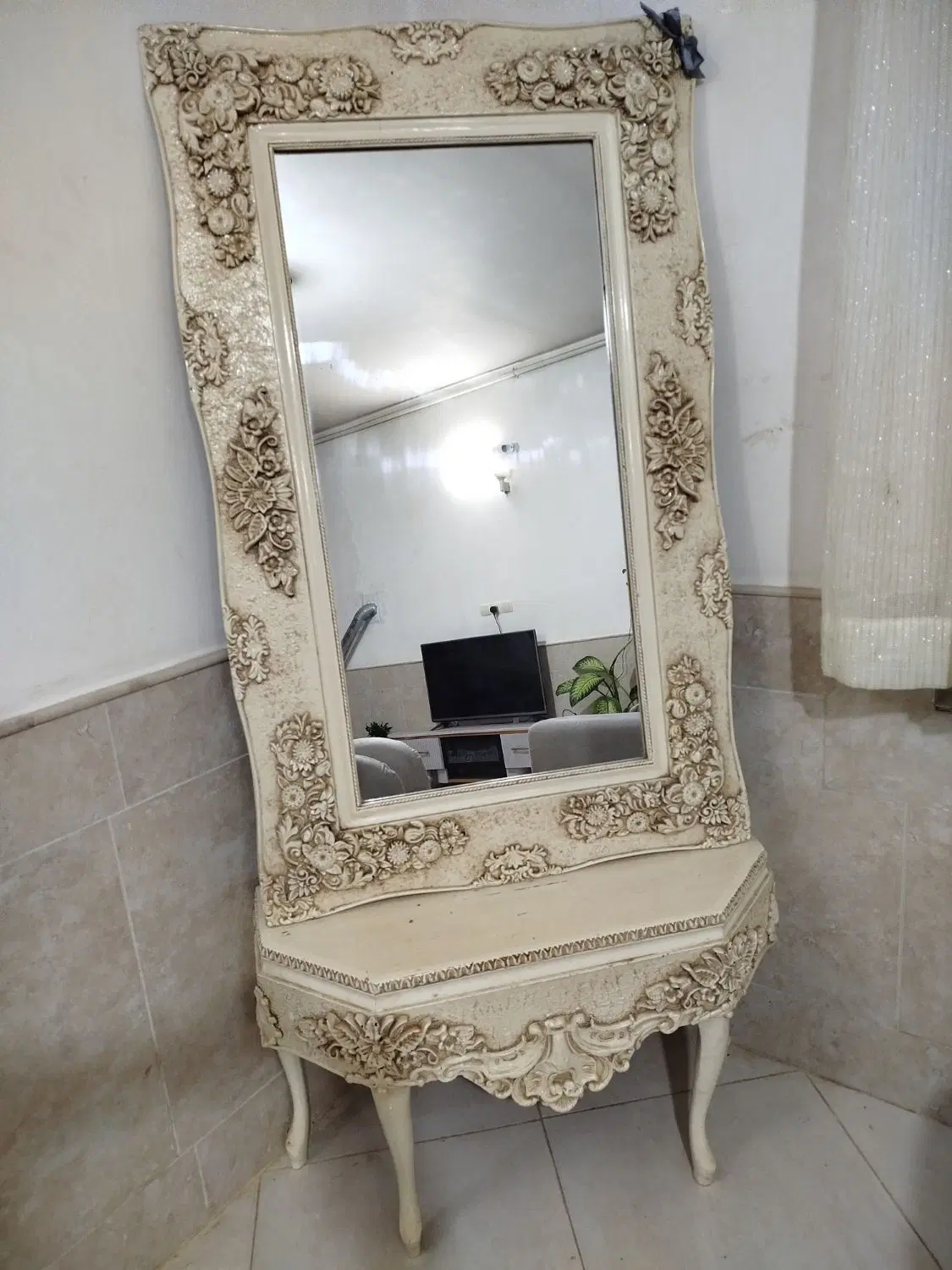 آینه|آینه|کاشان, شهدا|دیوار