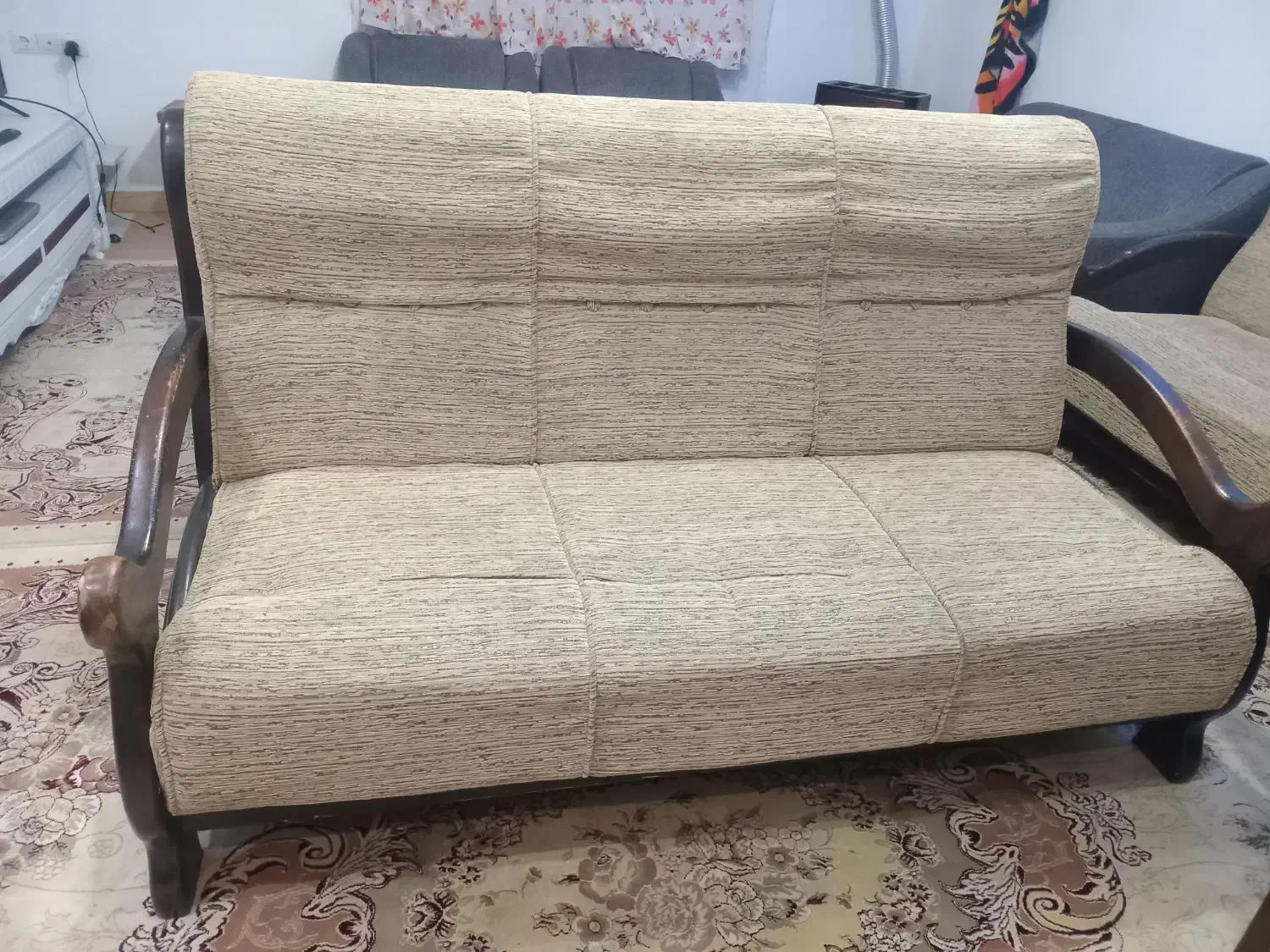 مبل ۵ نفره|مبلمان خانگی و میز عسلی|رشت, اسماعیل آباد|دیوار