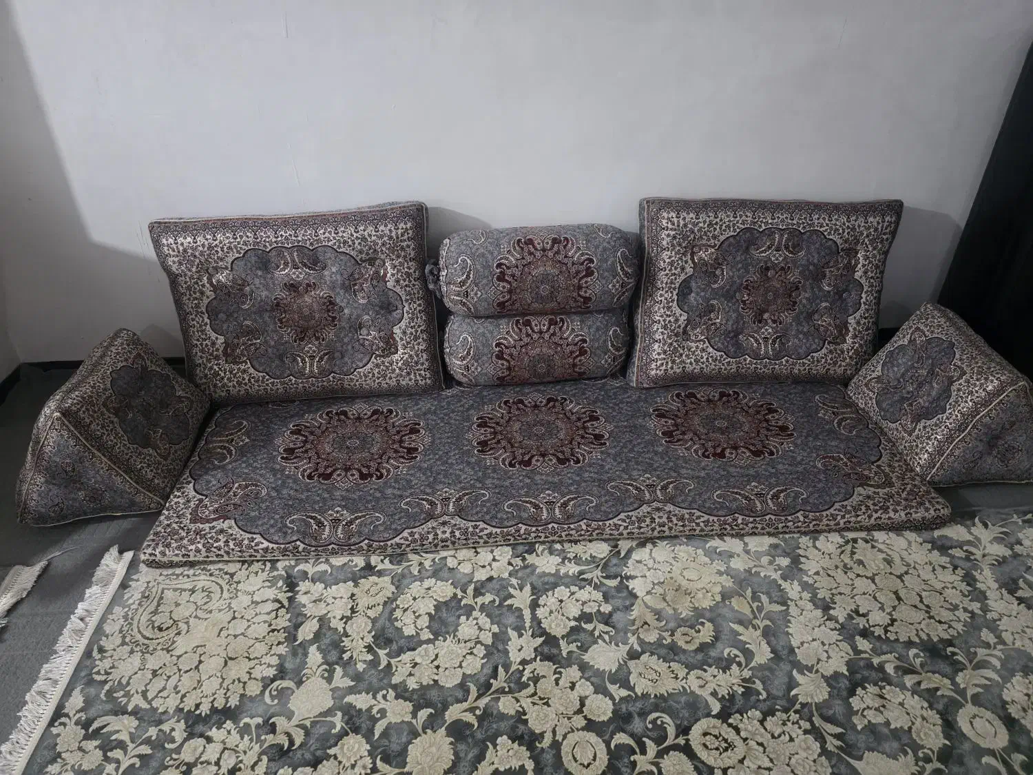 شاه نشین|پشتی|کهریزک, |دیوار