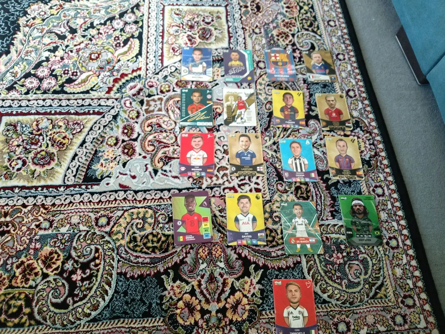 کیمدی|اسباب‌‌بازی|ایلخچی, |دیوار