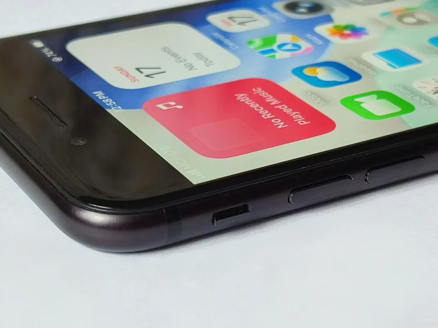 iphone se2020|موبایل|کوهدشت, |دیوار