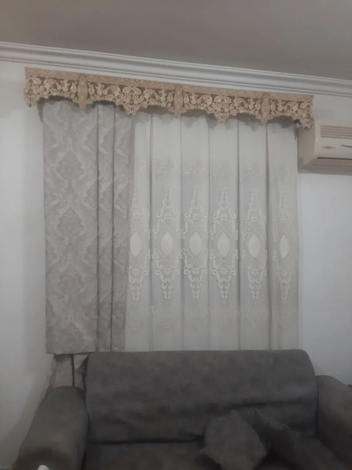 پرده|پرده، رانر، رومیزی|رشت, عینک|دیوار